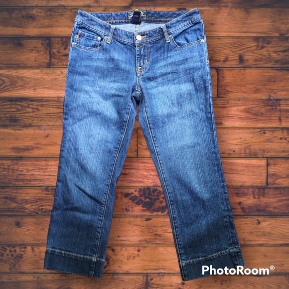 7 for All Mankind Medium Wash Cropped Jeans size 26 Low Rise - Picture 1 of 7
